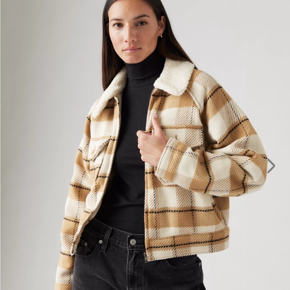 NWT Levi's Shrunken '90s Flannel Jacket in Tan and Cream Plaid